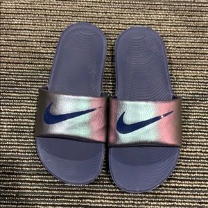 Kids Nike slides size 5